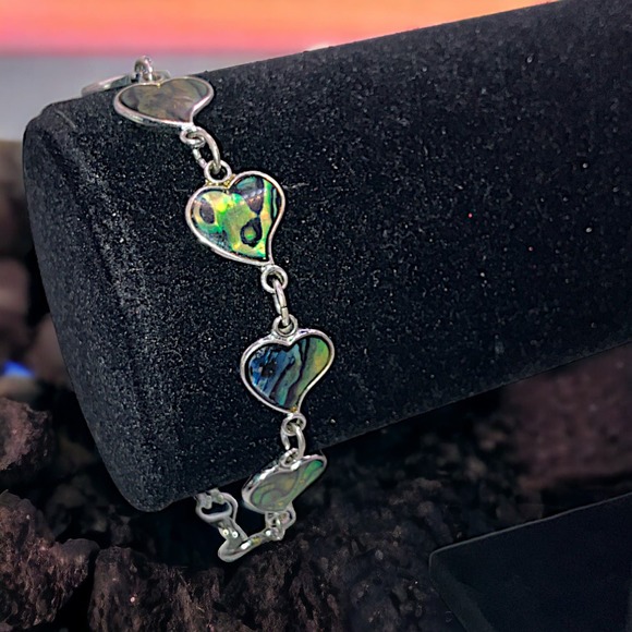 Mother of Pearl Heart Shaped Silver-Tone 7 Inch Bracelet! - Picture 1 of 10